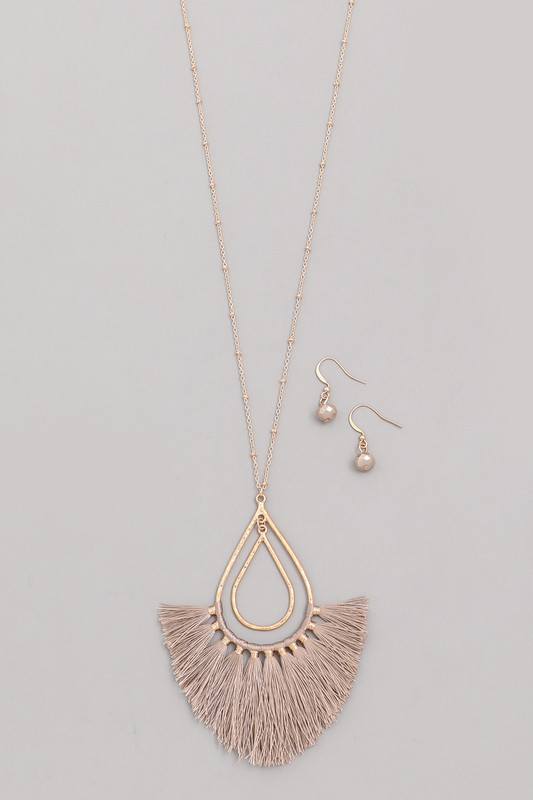 LONG FASH  NECKLACES